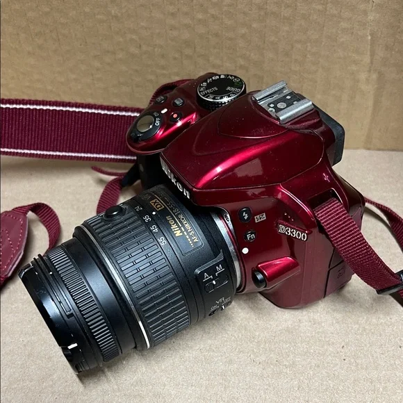 Nikon DSLR Camera - Picture 4 of 13